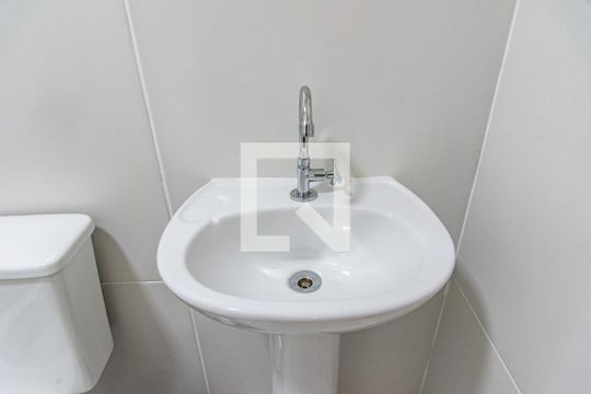 Banheiro de kitnet/studio à venda com 1 quarto, 28m² em Sé, São Paulo