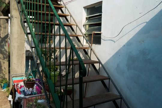 Escada de casa à venda com 4 quartos, 240m² em Campo Novo, Porto Alegre
