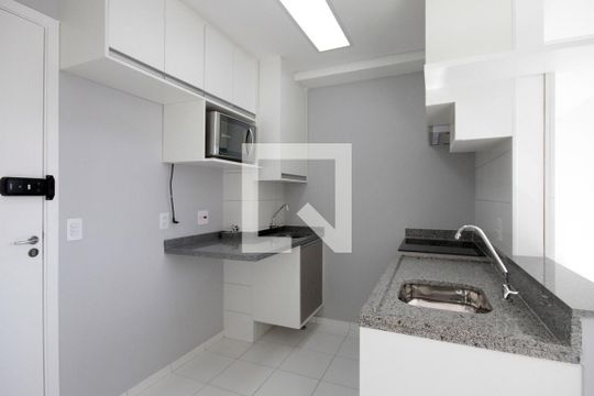 Cozinha de kitnet/studio à venda com 1 quarto, 26m² em Bela Vista, São Paulo