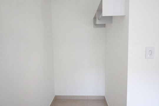 closet de kitnet/studio à venda com 1 quarto, 26m² em Chora Menino, São Paulo