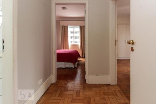 Corredor de apartamento para alugar com 3 quartos, 106m² em Pinheiros, São Paulo