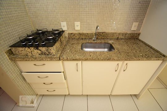 Cozinha - Armários de apartamento para alugar com 2 quartos, 50m² em Guará Ii, Brasília