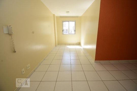Sala de apartamento para alugar com 2 quartos, 50m² em Guará Ii, Brasília