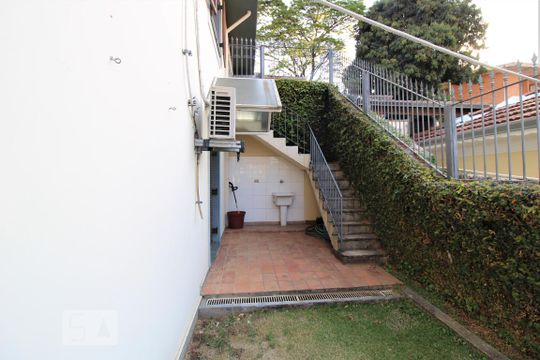 Quintal de casa à venda com 3 quartos, 300m² em Vila Romana, São Paulo
