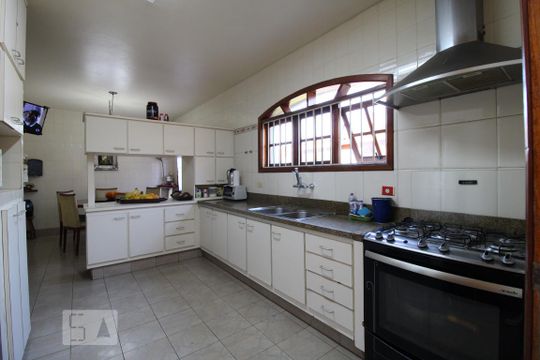 Cozinha- Armários de casa à venda com 3 quartos, 300m² em Vila Romana, São Paulo