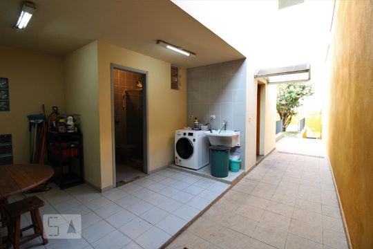 Área de serviço de casa à venda com 3 quartos, 300m² em Vila Romana, São Paulo