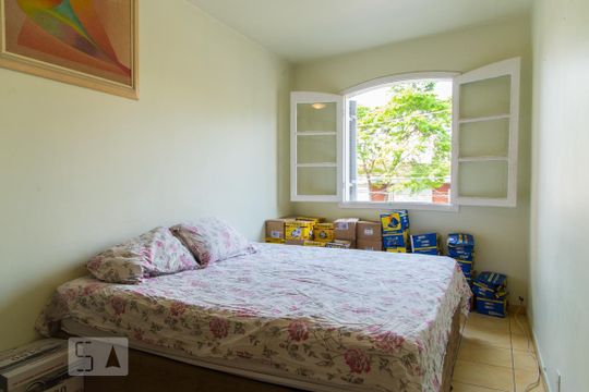 Quarto de casa à venda com 3 quartos, 250m² em Bosque da Saúde, São Paulo