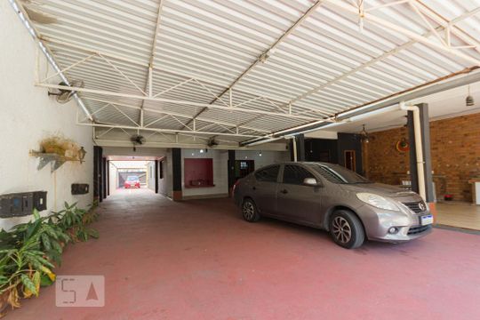 Garagem de casa à venda com 4 quartos, 400m² em Taquara, Rio de Janeiro