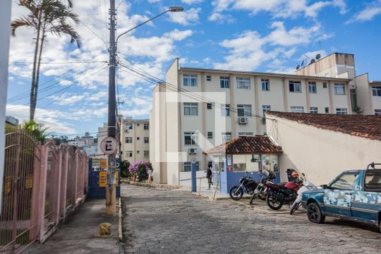Fachada de apartamento para alugar com 3 quartos, 60m² em Praia Comprida, São José