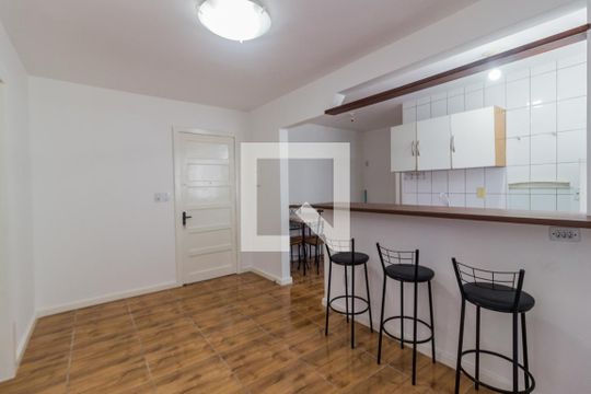Sala de apartamento para alugar com 3 quartos, 60m² em Praia Comprida, São José