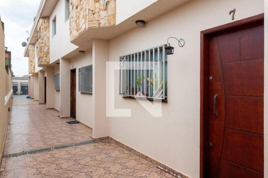 Área Externa de casa de condomínio à venda com 2 quartos, 69m² em Vila Carmosina, São Paulo