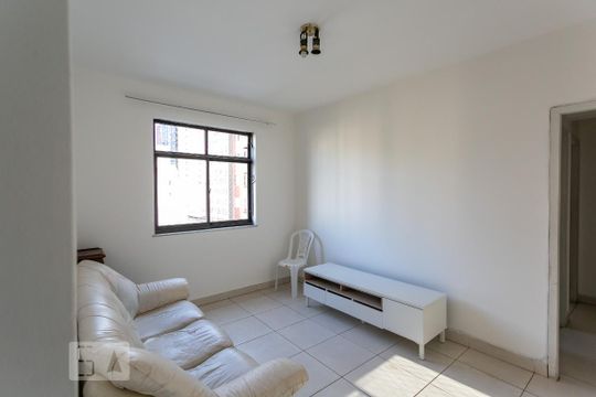 Apartamento à venda com 2 quartos, 70m² em Centro, Belo Horizonte