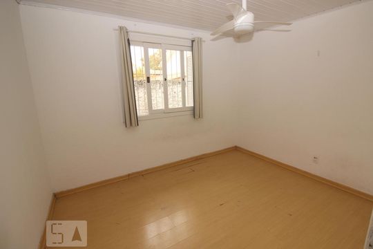 Quarto 2 de casa à venda com 2 quartos, 110m² em Jardim Itu-sabará, Porto Alegre