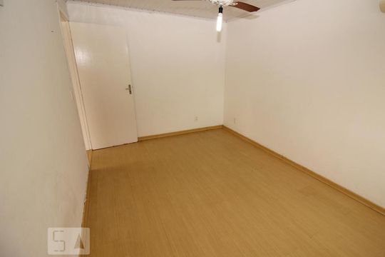 Quarto 2 de casa à venda com 2 quartos, 110m² em Jardim Itu-sabará, Porto Alegre