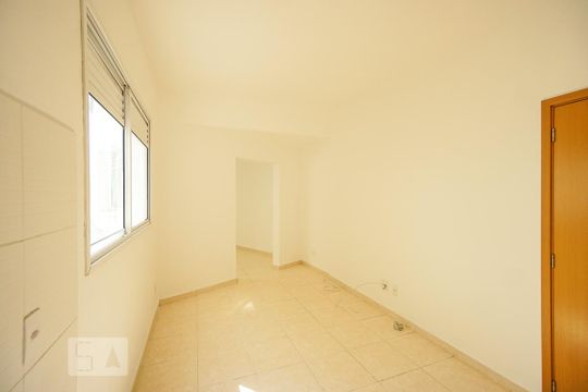 Sala e cozinha de kitnet/studio para alugar com 1 quarto, 31m² em Tatuapé, São Paulo