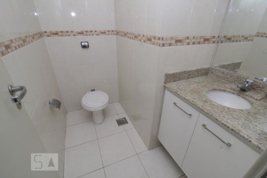 Banheiro  de apartamento à venda com 3 quartos, 156m² em Copacabana, Rio de Janeiro