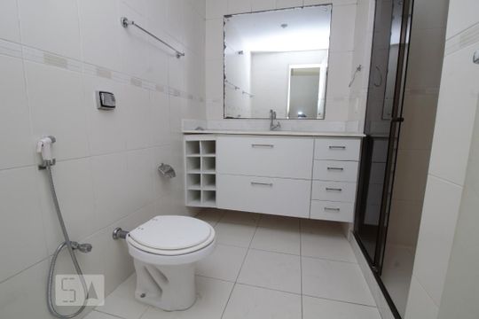 Banheiro 2 de apartamento à venda com 3 quartos, 156m² em Copacabana, Rio de Janeiro