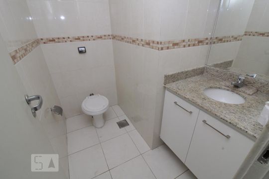 Banheiro de apartamento à venda com 3 quartos, 156m² em Copacabana, Rio de Janeiro