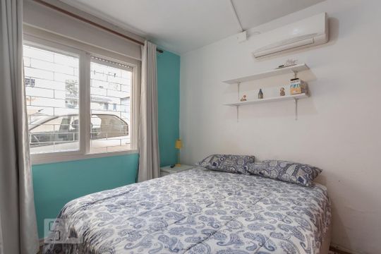 Quarto de apartamento à venda com 1 quarto, 41m² em Vila Ipiranga, Porto Alegre