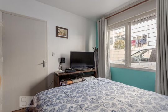 Quarto de apartamento à venda com 1 quarto, 41m² em Vila Ipiranga, Porto Alegre