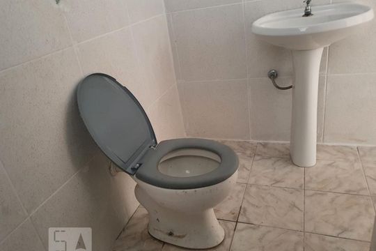Banheiro de casa de condomínio para alugar com 2 quartos, 50m² em Vila Mariana, São Paulo