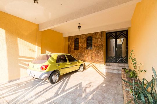 Garagem de casa para alugar com 2 quartos, 180m² em Jardim Jovaia, Guarulhos