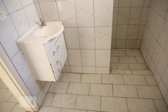 Banheiro de casa para alugar com 1 quarto, 60m² em Vila Mariana, São Paulo