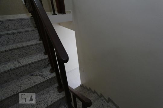 Escada de casa à venda com 2 quartos, 110m² em Curicica, Rio de Janeiro
