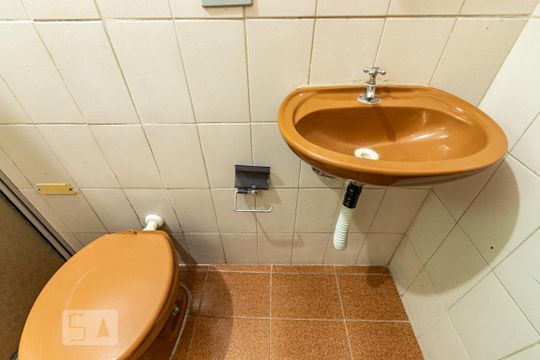 Banheiro  de casa para alugar com 1 quarto, 36m² em Parque Cisper, São Paulo
