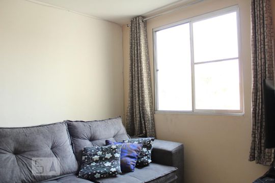Sala de apartamento para alugar com 2 quartos, 44m² em Vila Nova Curuçá, São Paulo