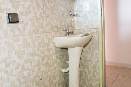 Banheiro de casa para alugar com 1 quarto, 36m² em Vila Princesa Isabel, São Paulo