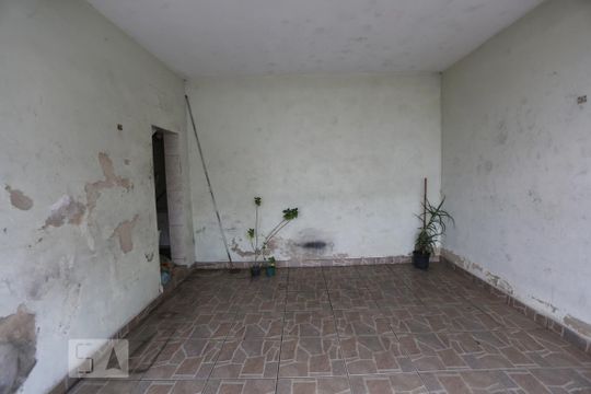 Garagem de casa à venda com 3 quartos, 125m² em Santo Antônio, Osasco