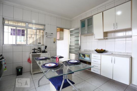 Cozinha de casa à venda com 3 quartos, 125m² em Santo Antônio, Osasco