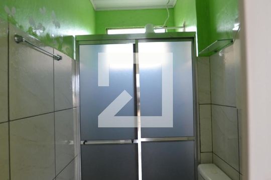 Banheiro de apartamento para alugar com 2 quartos, 25m² em Cavalhada, Porto Alegre