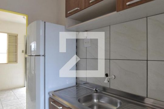 Cozinha de apartamento para alugar com 2 quartos, 25m² em Cavalhada, Porto Alegre