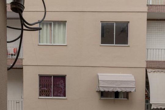 Vista da área de serviço de apartamento para alugar com 2 quartos, 61m² em Praça Seca, Rio de Janeiro