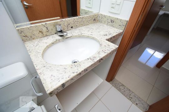 Banheiro 2 de apartamento para alugar com 2 quartos, 60m² em Norte (águas Claras), Brasília