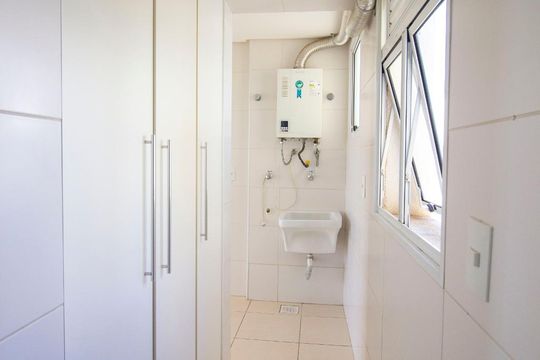 Área de Serviço de apartamento para alugar com 4 quartos, 164m² em Anhangabaú, Jundiaí