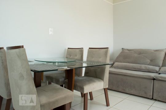 Sala de apartamento para alugar com 3 quartos, 80m² em Santa Mônica, Uberlândia