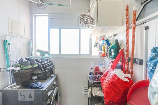 Area de Servico de apartamento para alugar com 3 quartos, 72m² em Rio Pequeno, São Paulo