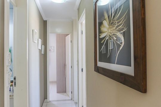 Corredor de apartamento para alugar com 3 quartos, 72m² em Rio Pequeno, São Paulo