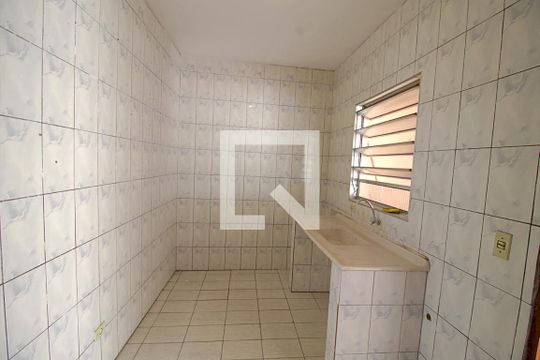 Cozinha de casa para alugar com 1 quarto, 40m² em Parque Pinheiros, Taboão da Serra