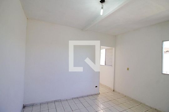 Quarto  de casa para alugar com 1 quarto, 40m² em Parque Pinheiros, Taboão da Serra