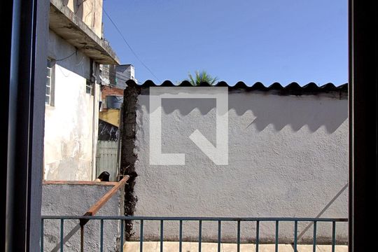 Vista da Sala  de casa para alugar com 1 quarto, 40m² em Parque Pinheiros, Taboão da Serra