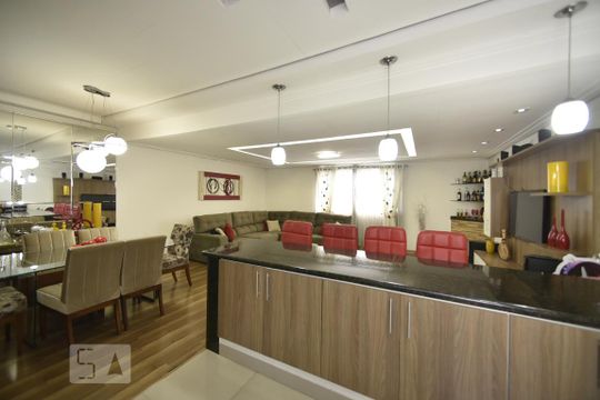 Sala 2 e cozinha americana de casa à venda com 7 quartos, 260m² em Vila Invernada, São Paulo