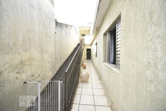 Quintal e rampa para o terraço e área de serviço 2 de casa à venda com 7 quartos, 260m² em Vila Invernada, São Paulo