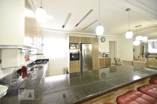 Cozinha americana de casa à venda com 7 quartos, 260m² em Vila Invernada, São Paulo