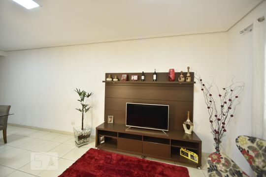 Sala 1 de casa à venda com 7 quartos, 260m² em Vila Invernada, São Paulo