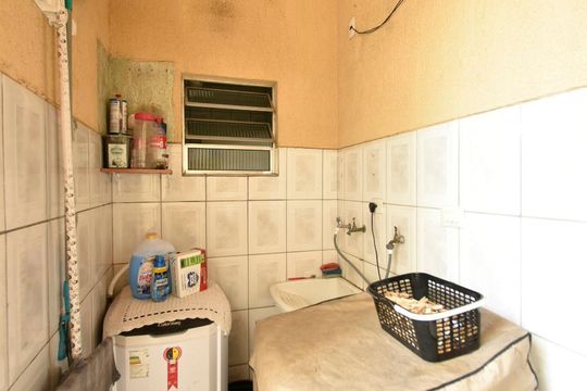 Área de serviço 1 de casa à venda com 7 quartos, 260m² em Vila Invernada, São Paulo