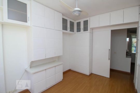 Quarto 1 de apartamento à venda com 2 quartos, 90m² em Humaitá, Rio de Janeiro